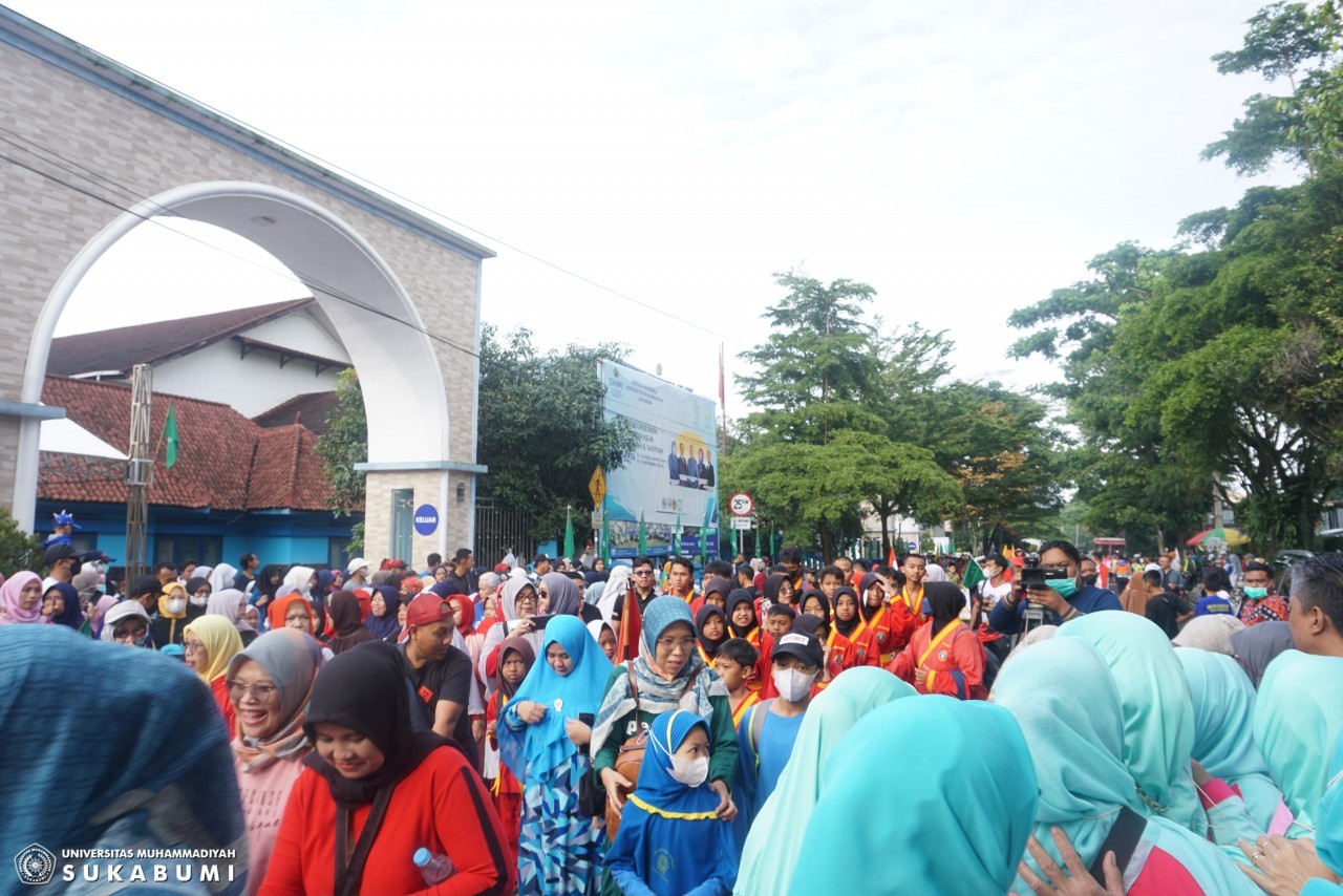 Ribuan Warga Sukabumi Jalan Sehat Semarak Muktamar Muhammadiyah dan Aisyiah Ke-48